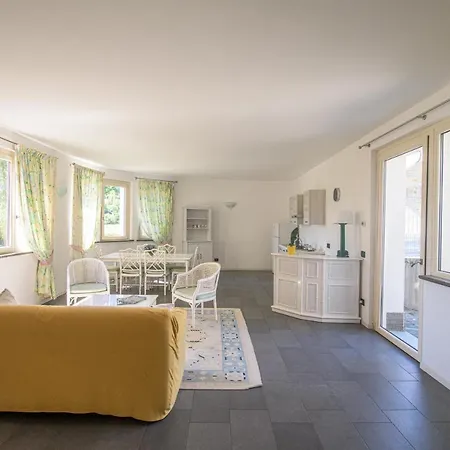 Gli Zerbi Apartman Gavi